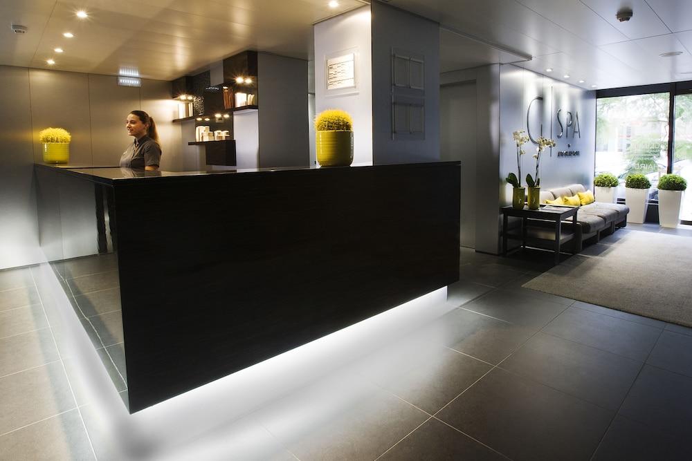 Altis Grand Hotel Lisbon Exterior photo A kitchen with LED lighting