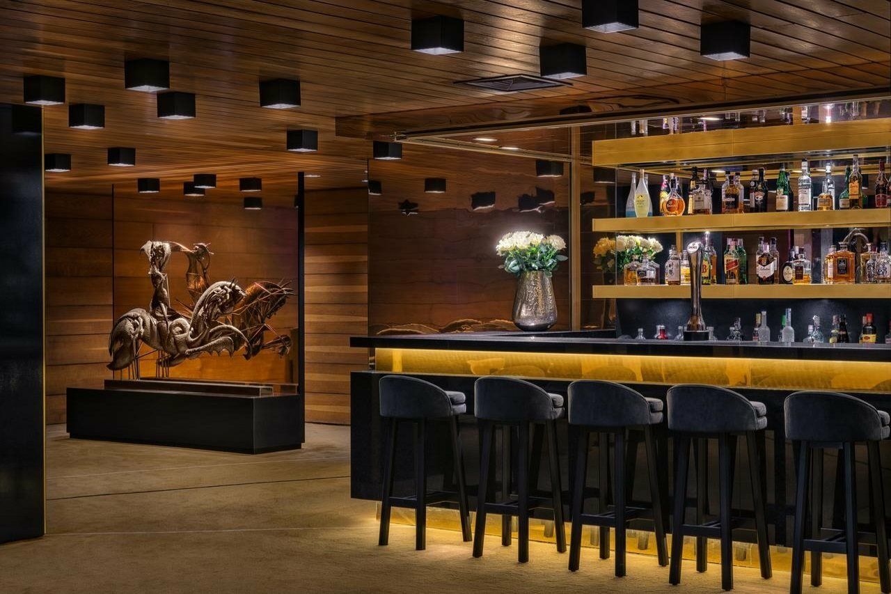 Altis Grand Hotel Lisbon Exterior photo The bar at the hotel