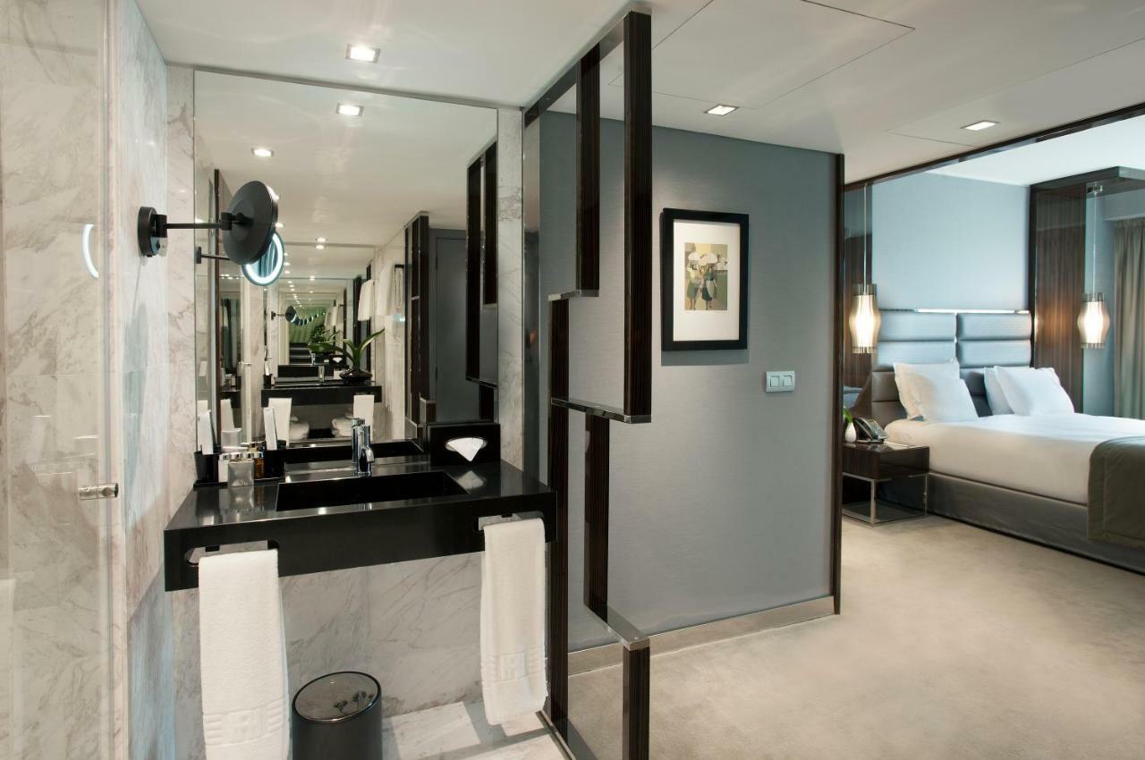 Altis Grand Hotel Lisbon Exterior photo A bathroom at the Mandarin Oriental, London